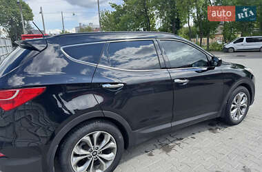 Внедорожник / Кроссовер Hyundai Santa FE 2015 в 
