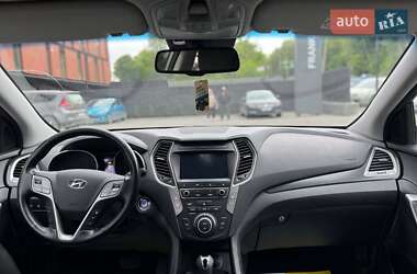 Внедорожник / Кроссовер Hyundai Santa FE 2016 в 