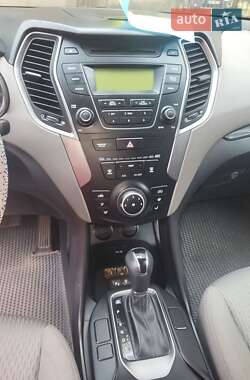 Позашляховик / Кросовер Hyundai Santa FE 2015 в 
