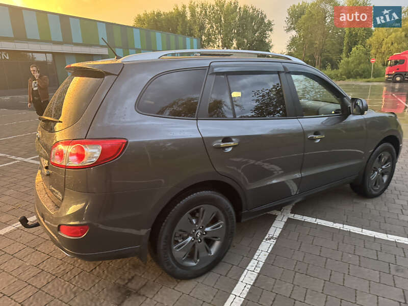 Позашляховик / Кросовер Hyundai Santa FE 2010 в Трускавці