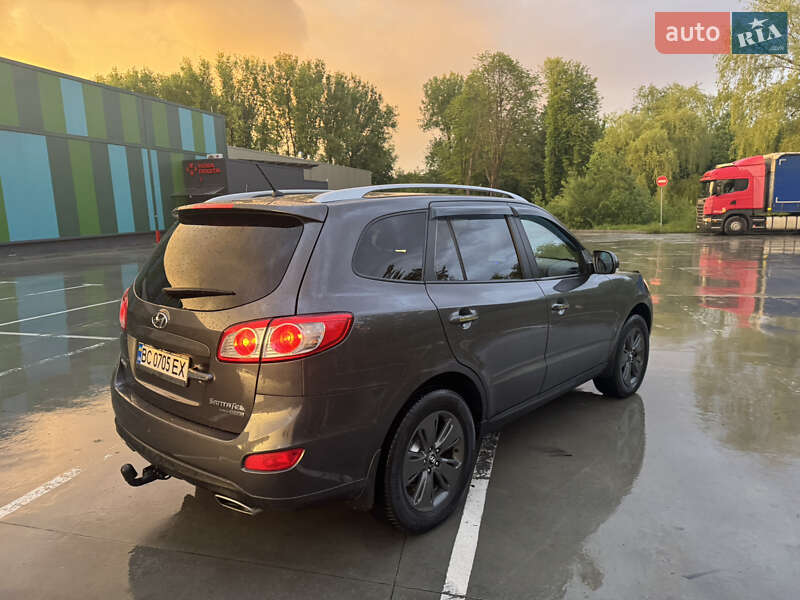 Позашляховик / Кросовер Hyundai Santa FE 2010 в Трускавці