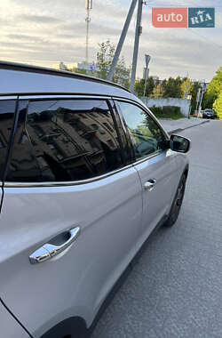 Внедорожник / Кроссовер Hyundai Santa FE 2013 в 