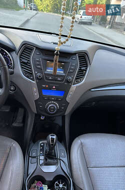 Внедорожник / Кроссовер Hyundai Santa FE 2013 в 