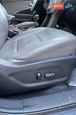 Внедорожник / Кроссовер Hyundai Santa FE 2013 в 