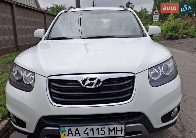Внедорожник / Кроссовер Hyundai Santa FE 2012 в Киеве