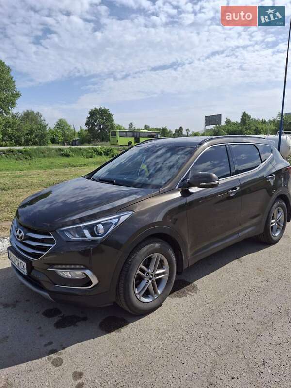 Позашляховик / Кросовер Hyundai Santa FE 2017 в 