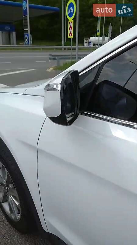 Позашляховик / Кросовер Hyundai Santa FE 2014 в Могилів-Подільському