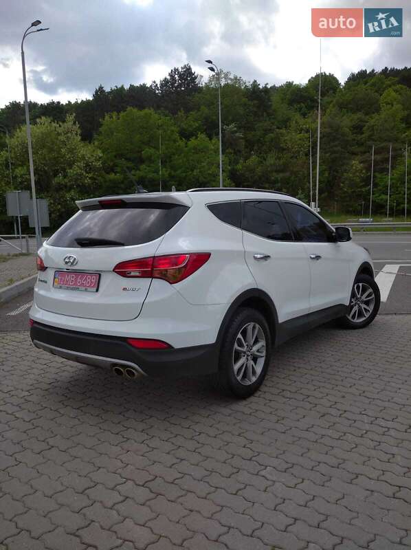 Позашляховик / Кросовер Hyundai Santa FE 2014 в Могилів-Подільському
