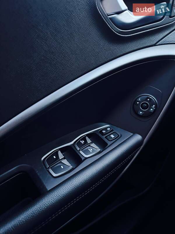 Позашляховик / Кросовер Hyundai Santa FE 2016 в Києві