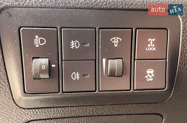 Внедорожник / Кроссовер Hyundai Santa FE 2011 в 