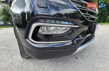 Внедорожник / Кроссовер Hyundai Santa FE 2016 в 
