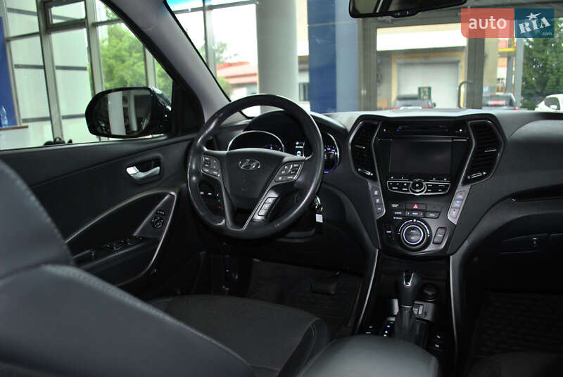 Позашляховик / Кросовер Hyundai Santa FE 2015 в Рівному
