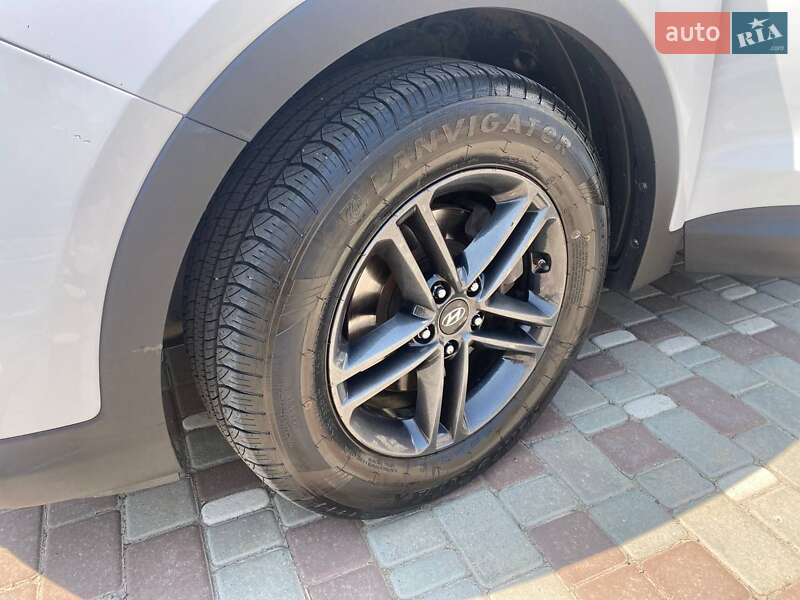 Позашляховик / Кросовер Hyundai Santa FE 2016 в Тальному фото 14 Позашляховик / Кросовер Hyundai Santa FE 2016 в Тальному