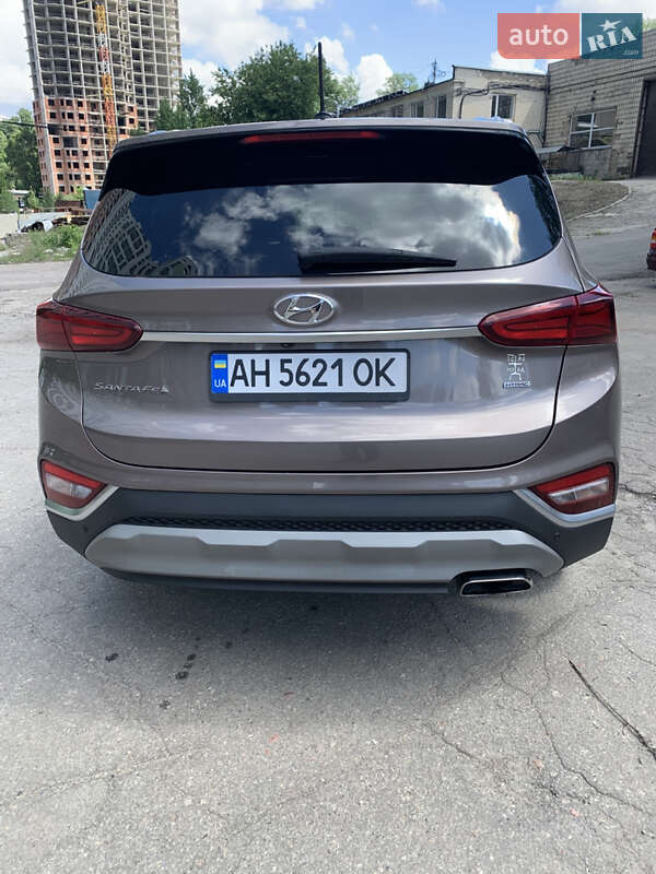 Внедорожник / Кроссовер Hyundai Santa FE 2019 в Киеве