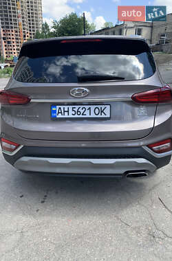 Позашляховик / Кросовер Hyundai Santa FE 2019 в 