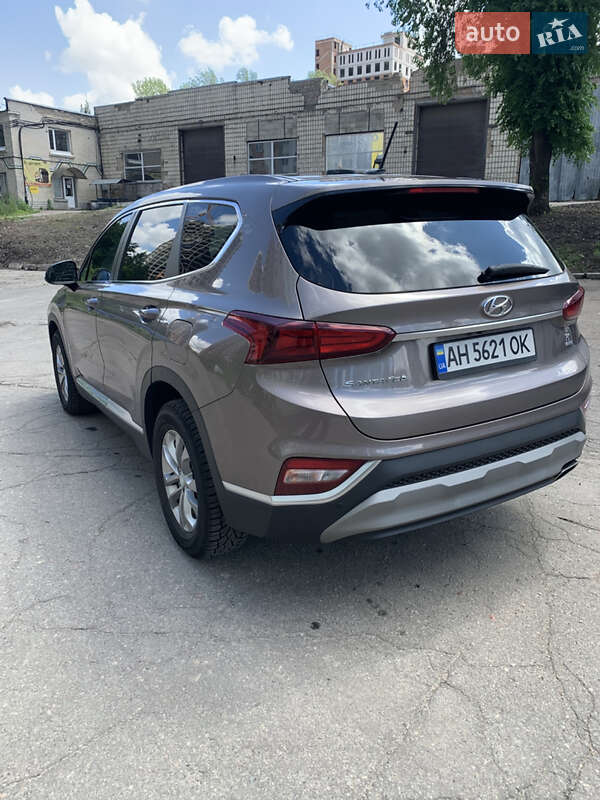 Внедорожник / Кроссовер Hyundai Santa FE 2019 в Киеве