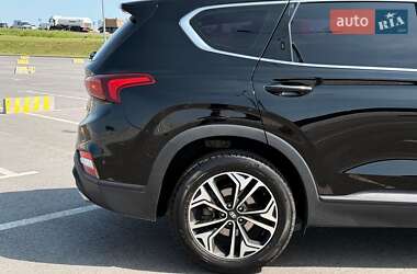 Позашляховик / Кросовер Hyundai Santa FE 2019 в 