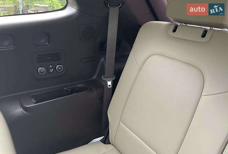 Позашляховик / Кросовер Hyundai Santa FE 2016 в Львові