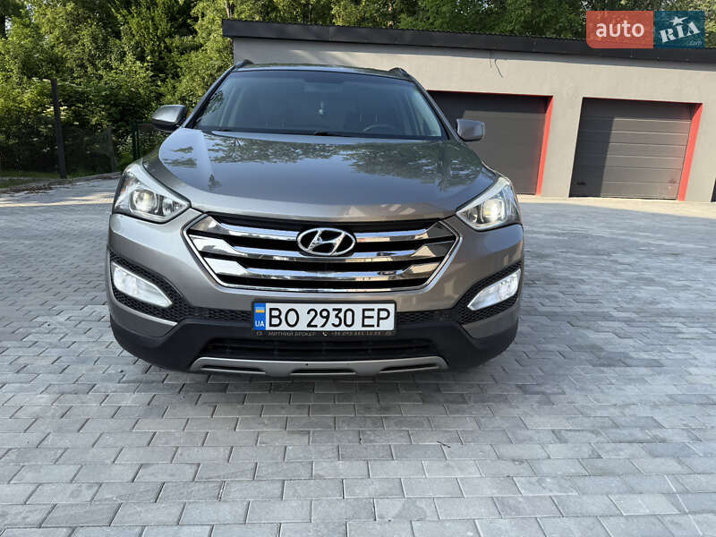 Внедорожник / Кроссовер Hyundai Santa FE 2013 в 