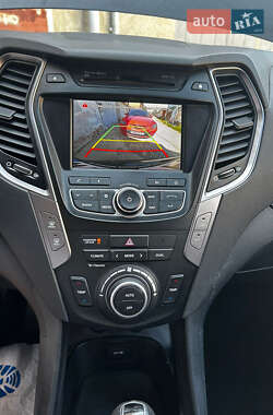 Внедорожник / Кроссовер Hyundai Santa FE 2013 в 