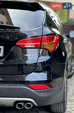 Внедорожник / Кроссовер Hyundai Santa FE 2013 в 
