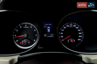Внедорожник / Кроссовер Hyundai Santa FE 2013 в 