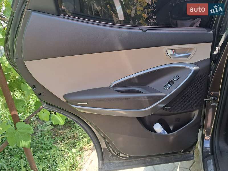 Позашляховик / Кросовер Hyundai Santa FE 2017 в Дніпрі