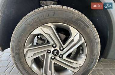 Внедорожник / Кроссовер Hyundai Santa FE 2021 в 