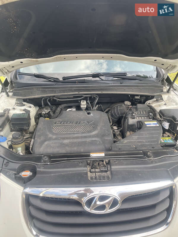 Позашляховик / Кросовер Hyundai Santa FE 2011 в Вінниці