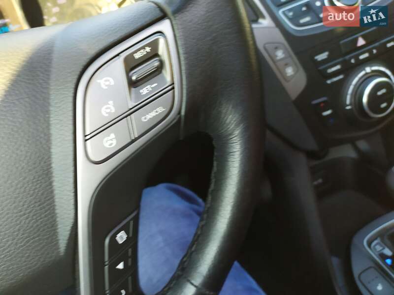 Внедорожник / Кроссовер Hyundai Santa FE 2013 в Киеве