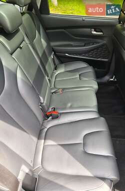 Внедорожник / Кроссовер Hyundai Santa FE 2021 в 