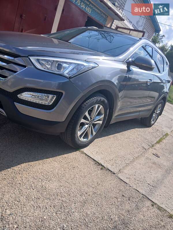 Позашляховик / Кросовер Hyundai Santa FE 2015 в Черкасах