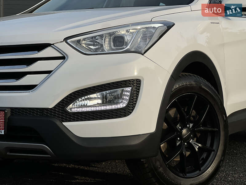 Позашляховик / Кросовер Hyundai Santa FE 2013 в Ужгороді
