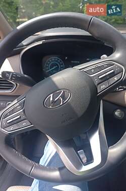Внедорожник / Кроссовер Hyundai Santa FE 2023 в 