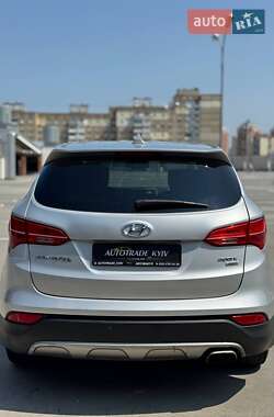 Внедорожник / Кроссовер Hyundai Santa FE 2013 в 