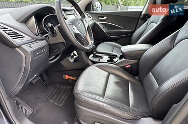 Позашляховик / Кросовер Hyundai Santa FE 2016 в 