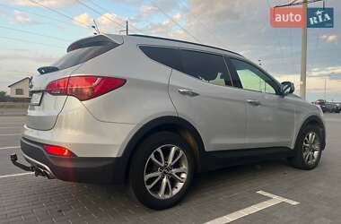 Позашляховик / Кросовер Hyundai Santa FE 2014 в 