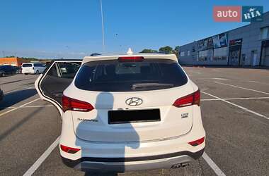 Внедорожник / Кроссовер Hyundai Santa FE 2016 в 