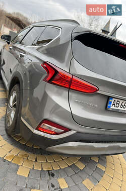 Внедорожник / Кроссовер Hyundai Santa FE 2019 в 