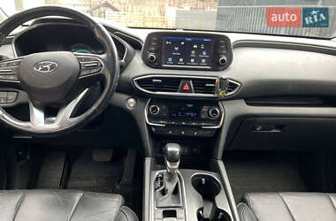 Внедорожник / Кроссовер Hyundai Santa FE 2019 в 