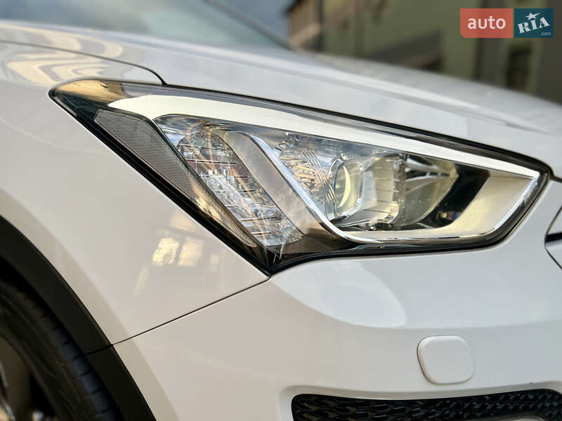 Позашляховик / Кросовер Hyundai Santa FE 2014 в Івано-Франківську