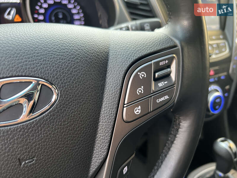 Позашляховик / Кросовер Hyundai Santa FE 2014 в Івано-Франківську