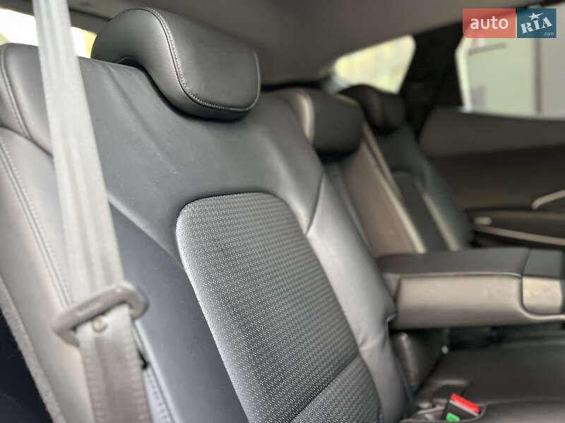 Позашляховик / Кросовер Hyundai Santa FE 2014 в Івано-Франківську