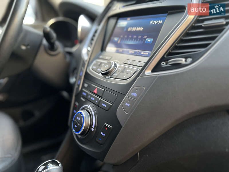 Позашляховик / Кросовер Hyundai Santa FE 2014 в Івано-Франківську