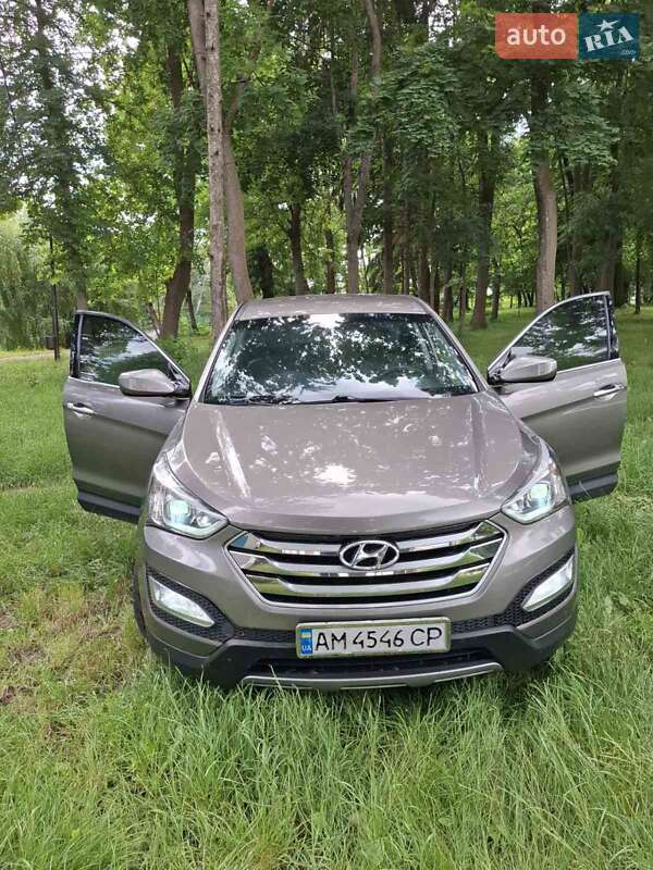 Позашляховик / Кросовер Hyundai Santa FE 2015 в Андрушівці