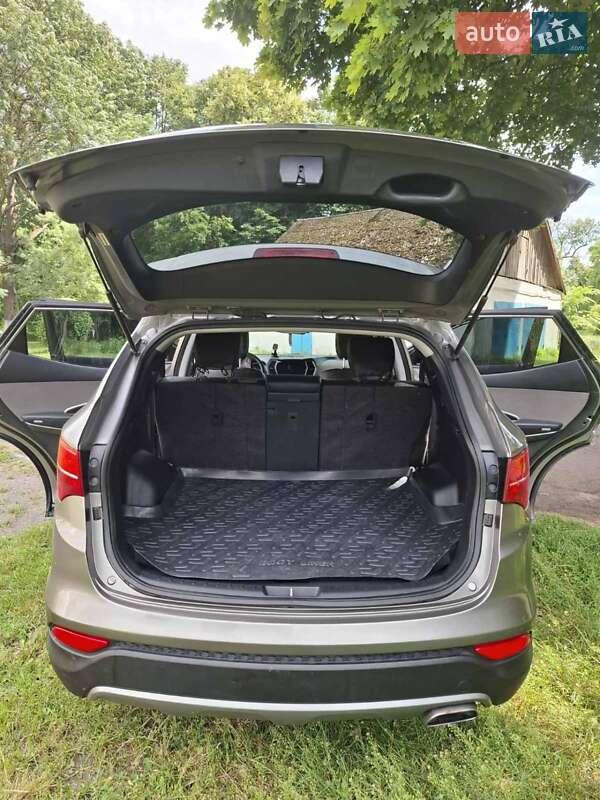Позашляховик / Кросовер Hyundai Santa FE 2015 в Андрушівці