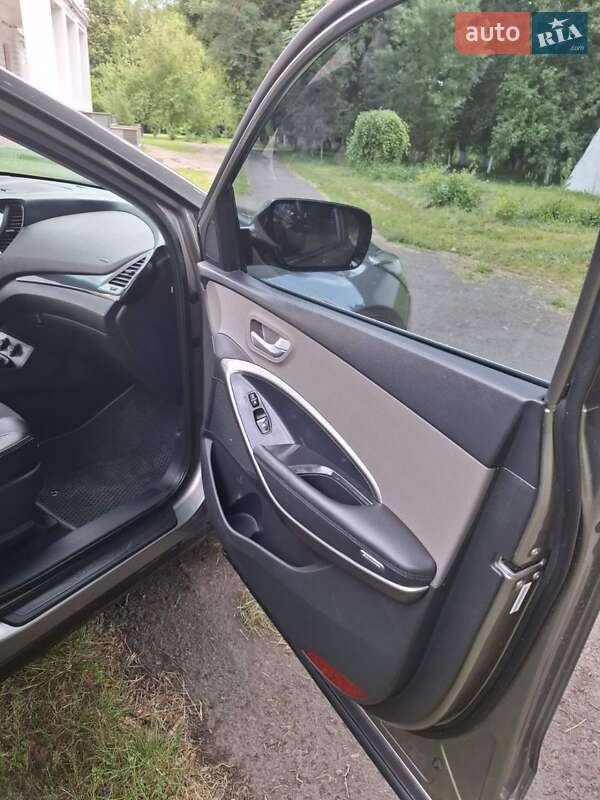 Позашляховик / Кросовер Hyundai Santa FE 2015 в Андрушівці