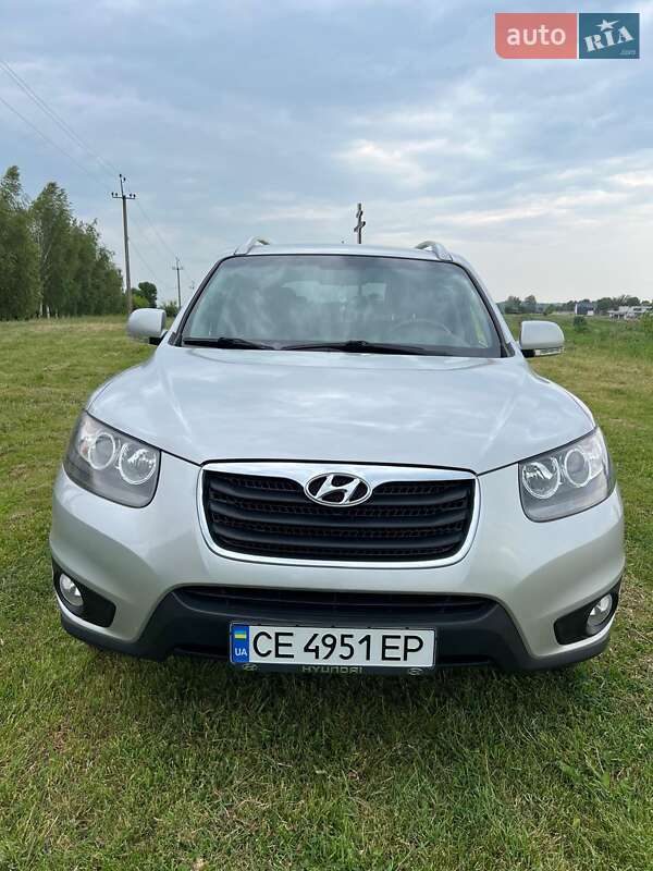 Позашляховик / Кросовер Hyundai Santa FE 2011 в Чернівцях
