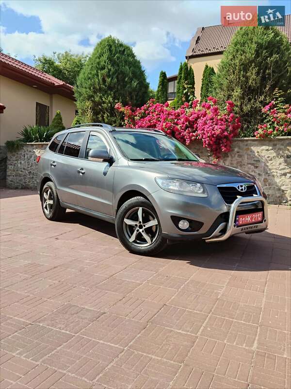 Внедорожник / Кроссовер Hyundai Santa FE 2012 в 