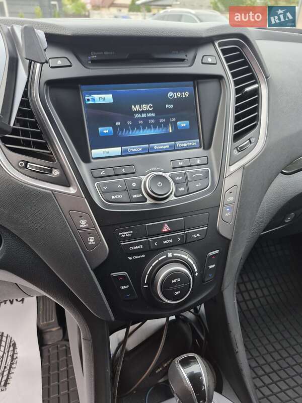 Внедорожник / Кроссовер Hyundai Santa FE 2014 в Нововолынске